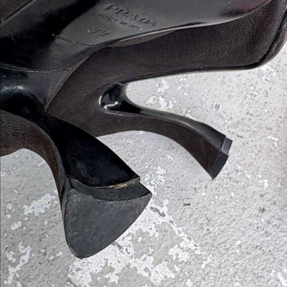 Prada spools or heek pumps - Picture 7 of 13